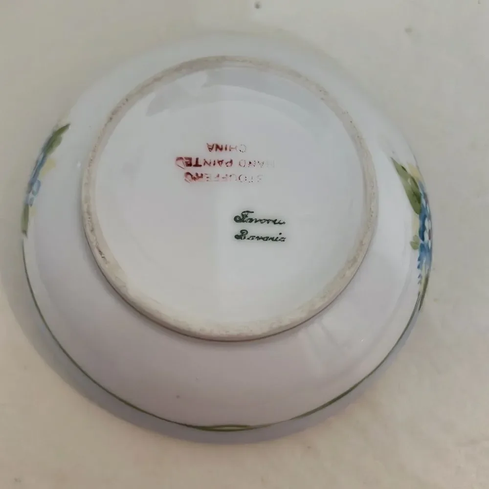 Bavarian Powder Bowl Trinket Covered Dish Gold Knob & Trim 4 In X 3 1/4 Vintage